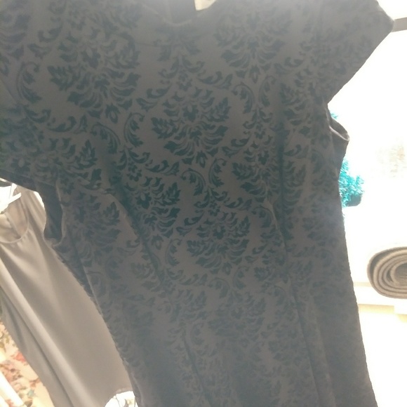 Dress high neck black velvet - Picture 2 of 2